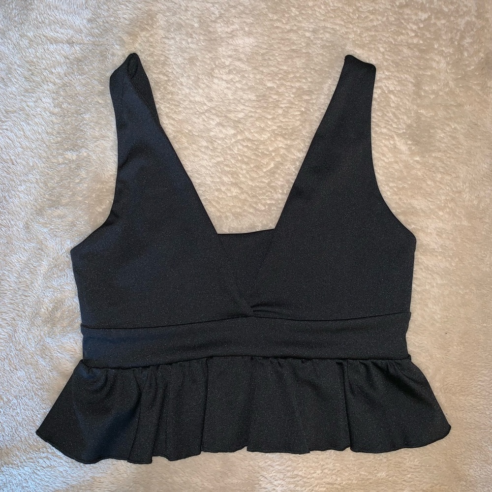 Black cropped tank top